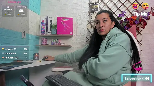 הופעת וובקאם של SALOME_KORLAND