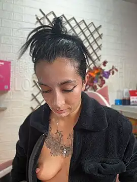 הופעת וובקאם של SALOME_KORLAND