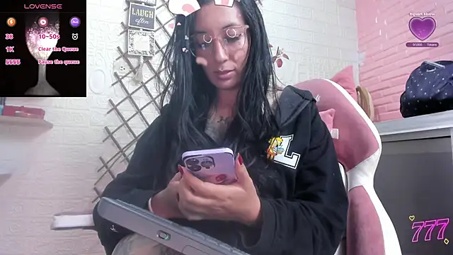 הופעת וובקאם של SALOME_KORLAND