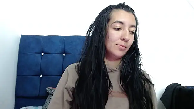 SALOME_KORLAND's Live Chat Room