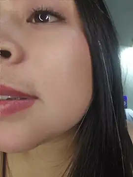 Gatitadiablita35's Live XXX Chat