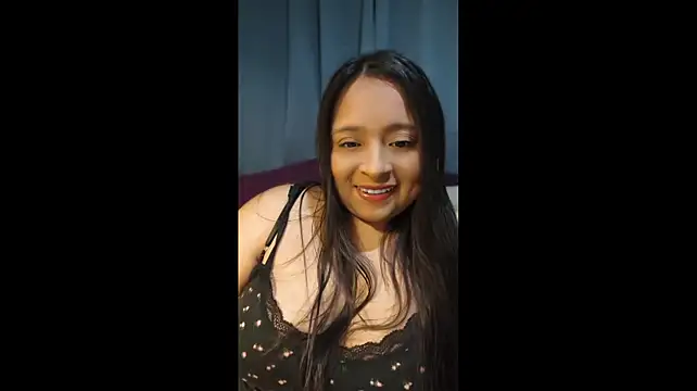 Gatitadiablita35's Live XXX Chat