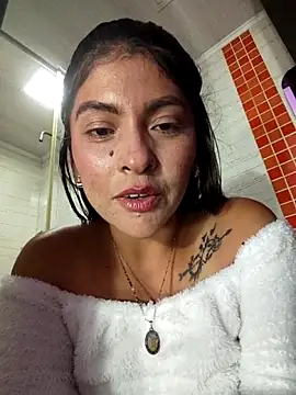Fox_Roxxan Adlı Modelin Canlı XXX Sohbeti