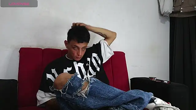 Chat +18 de andrewcoopper1 ao vivo