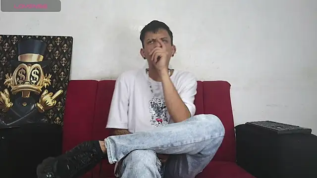 andrewcoopper1's Webcam Show