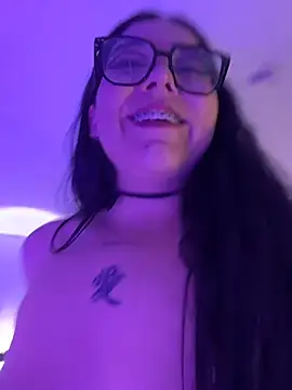 KatlynRous' Webcam Show