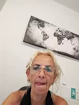 clarabell4 Show in webcam