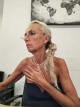 clarabell4 Show in webcam