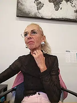clarabell4 Webcam show