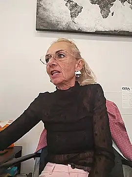 clarabell4 Show in webcam
