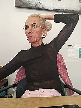 clarabell4 Show in webcam