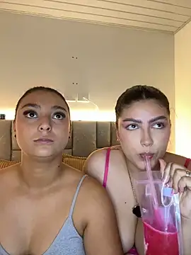 Show modela nicolexxaleja na web-kameri