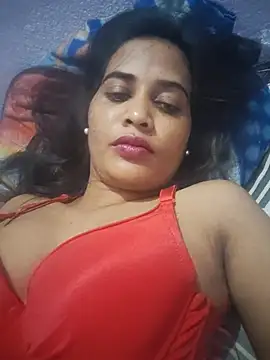 cute_radhikaa Show in webcam
