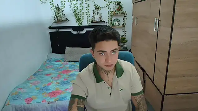 santii_ss Adlı Modelin Web Kamerası Şovu
