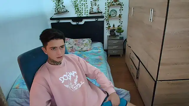 santii_ss 网络视讯表演