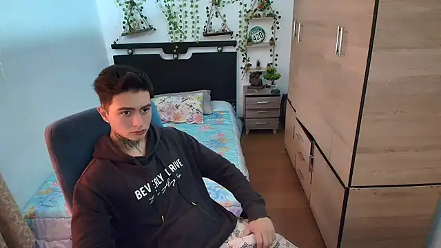 santii_ss 网络视讯表演