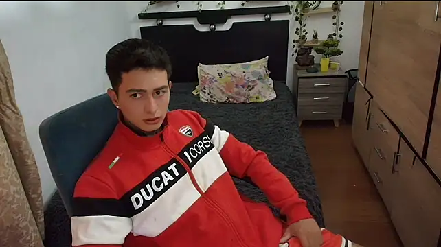 santii_ss Webcam Show