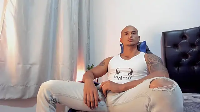 Show modela doublefun24 na web-kameri