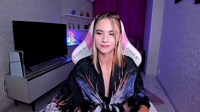 EllaCurtis Chat XXX in diretta