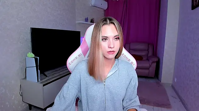 EllaCurtis' Live XXX Chat