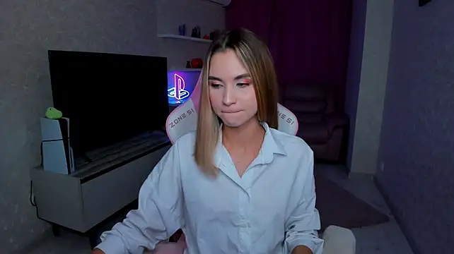 Chatroom XXX en direct de EllaCurtis