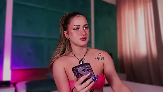 LucyLextonX's Live XXX Chat