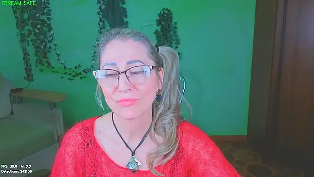 Habibi_Honeyy: διαδικτυακό σόου στην κάμερα