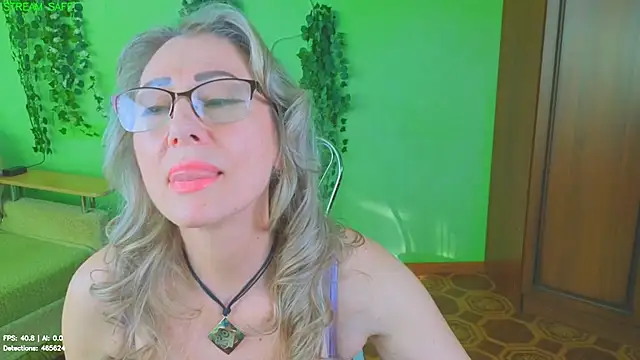 Habibi_Honeyy Adlı Modelin Canlı XXX Sohbeti