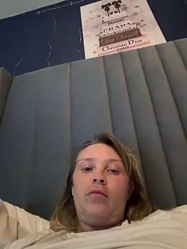 Chat XXX en directo de Sky25x