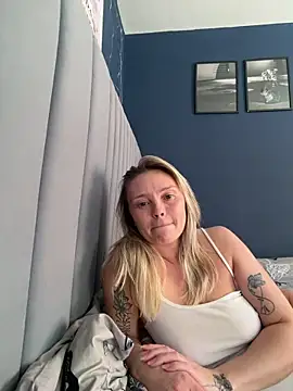 Sky25x's Webcam Show
