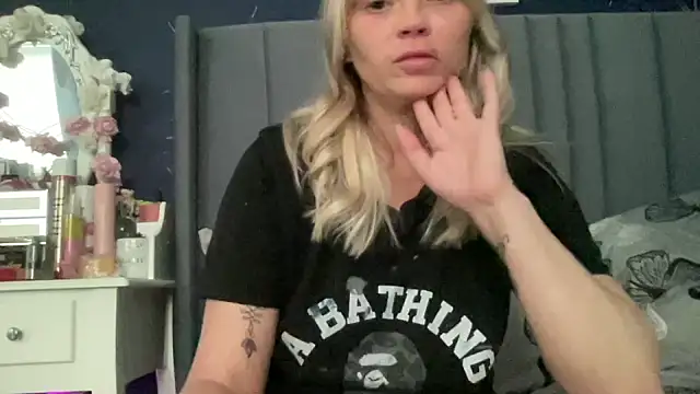 Sky25x's Webcam Show