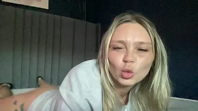 Sky25x's Webcam Show