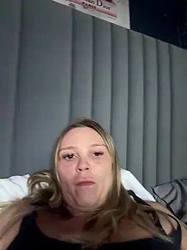 Sky25x Live XXX-chat