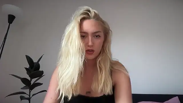Kitty_Swetty live XXX chat