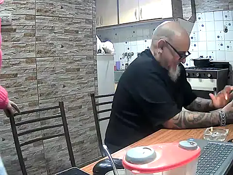Czat XXX na żywo – lacoloyelpela25