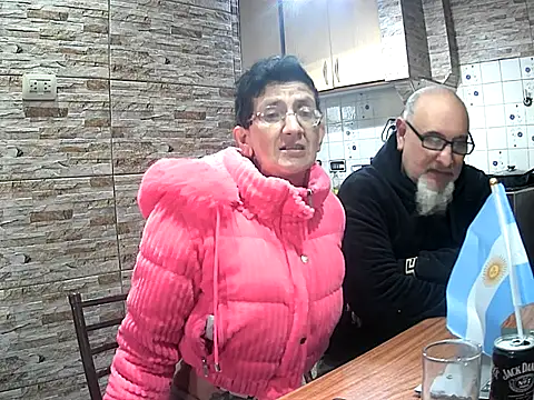 lacoloyelpela25 Show in webcam