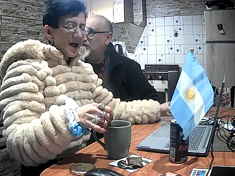 lacoloyelpela25 XXX чат на живо