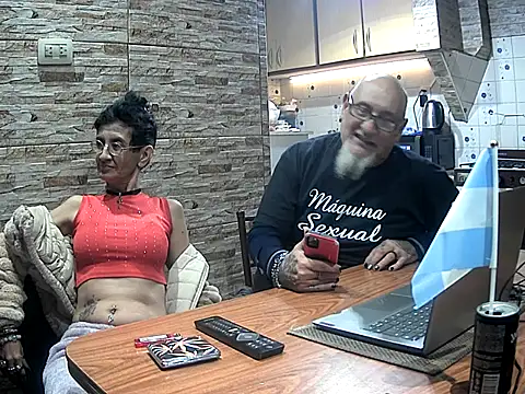 Show de lacoloyelpela25 na webcam