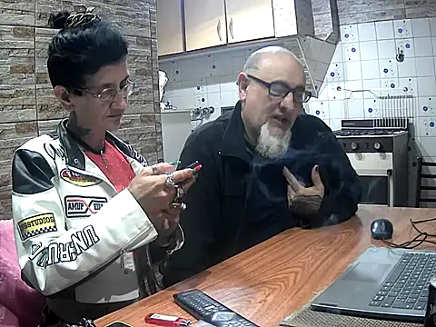 Chat XXX en directo de lacoloyelpela25