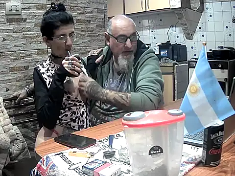 Show de lacoloyelpela25 na webcam