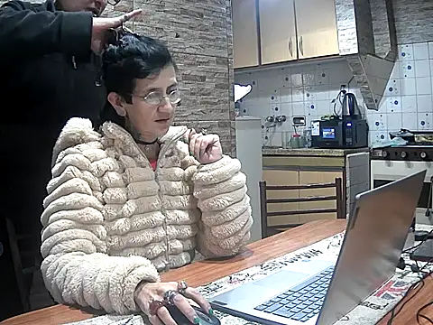 lacoloyelpela25 webkamerás műsora