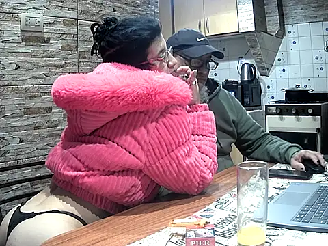 lacoloyelpela25 webcam show
