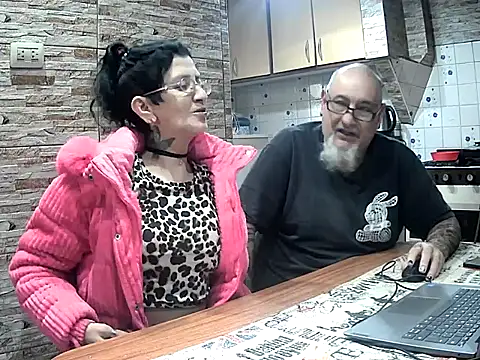 Webkamerová show lacoloyelpela25