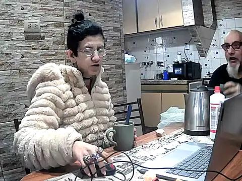 Show de webcam de lacoloyelpela25