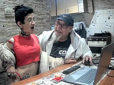 Webkamerová show lacoloyelpela25