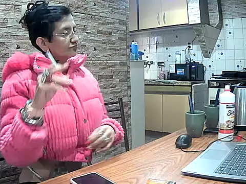 Webkamerová show lacoloyelpela25