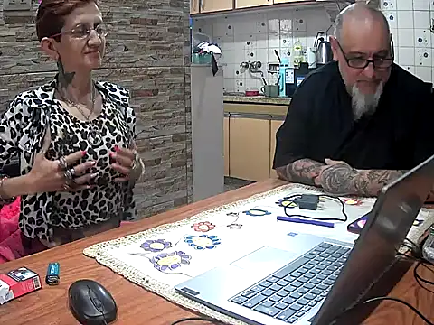 Chat +18 de lacoloyelpela25 ao vivo