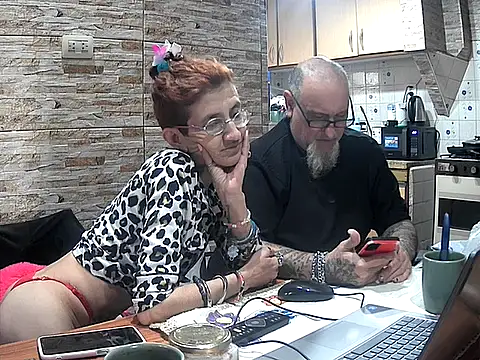 Show de webcam de lacoloyelpela25