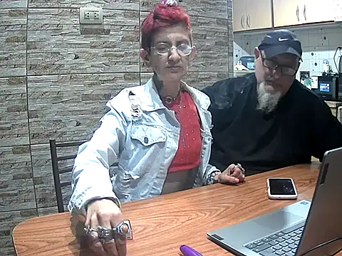 Show de lacoloyelpela25 na webcam