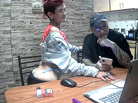 הופעת וובקאם של lacoloyelpela25